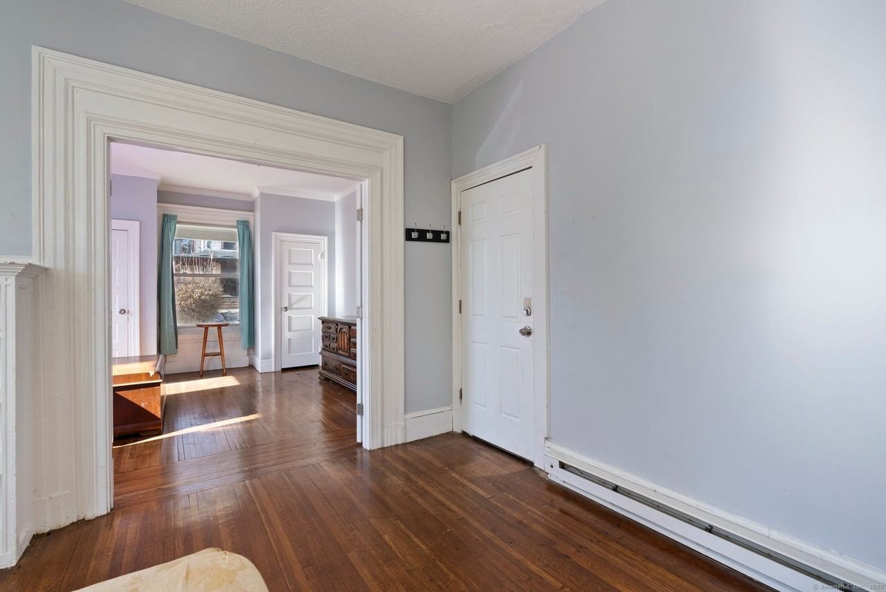 160 Prospect St #1 - Photo 4 of 13