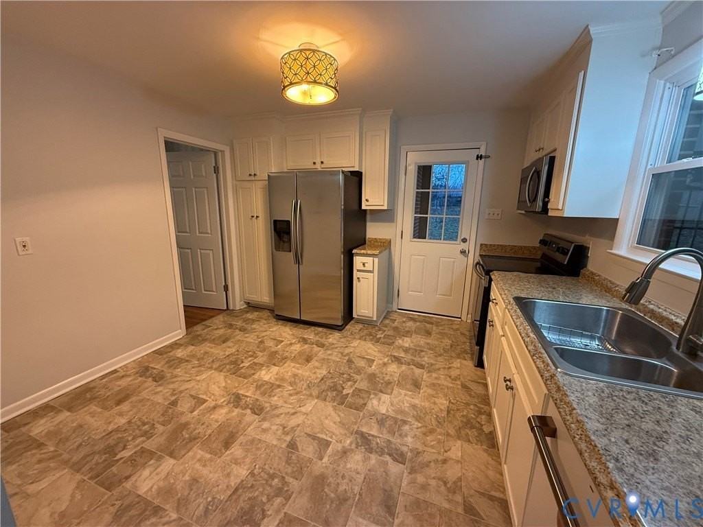 21718 Magnolia Ave - Photo 3 of 13