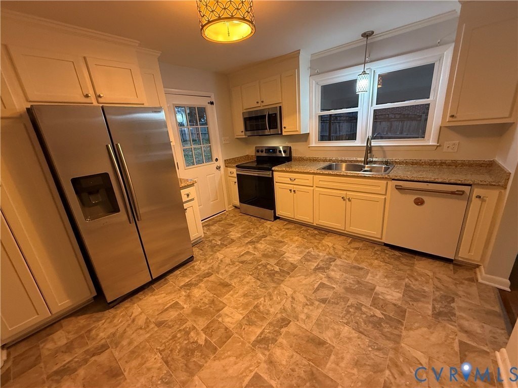 21718 Magnolia Ave - Photo 6 of 13