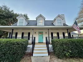 featured image of 1003 Sandra Dr