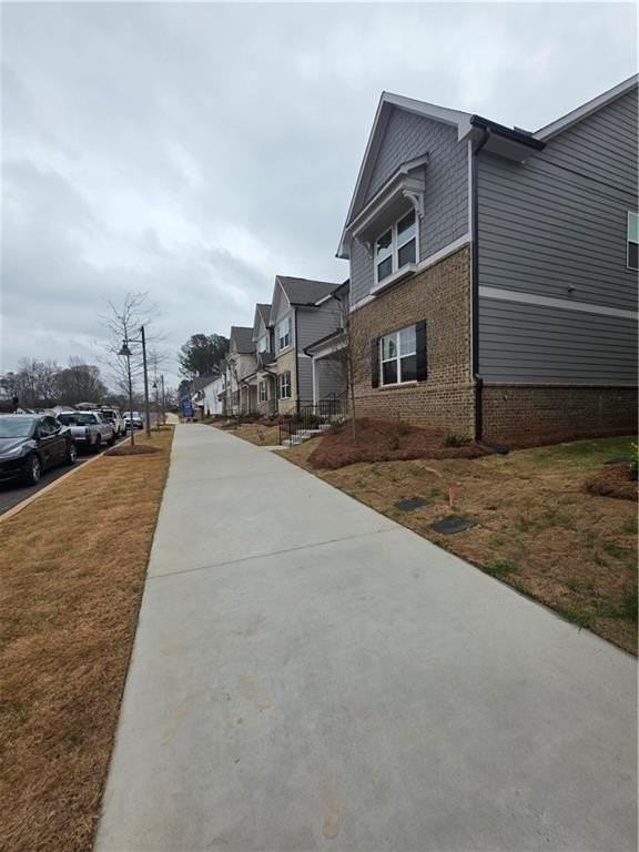 221 Brownlee Rd - Photo 4 of 33