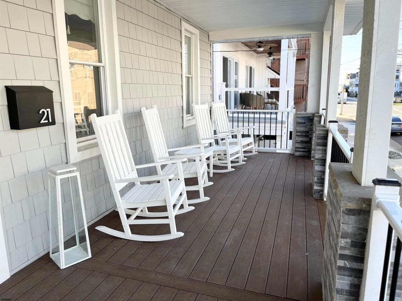 21 S Vassar Sq - Photo 2 of 38