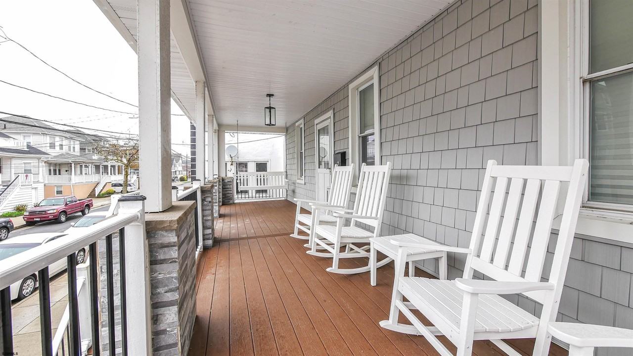 21 S Vassar Sq - Photo 3 of 38