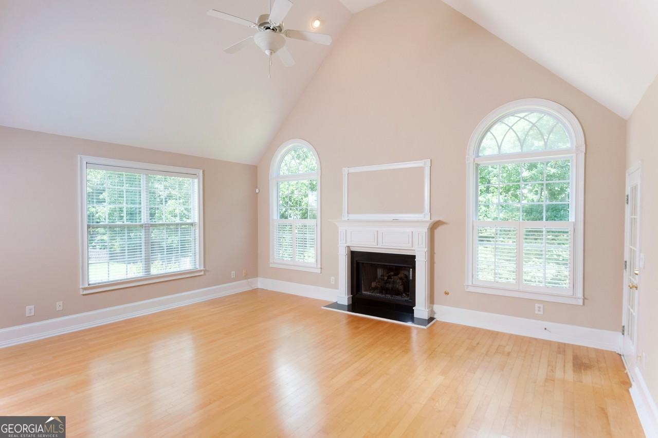 8008 Revere Dr - Photo 4 of 21