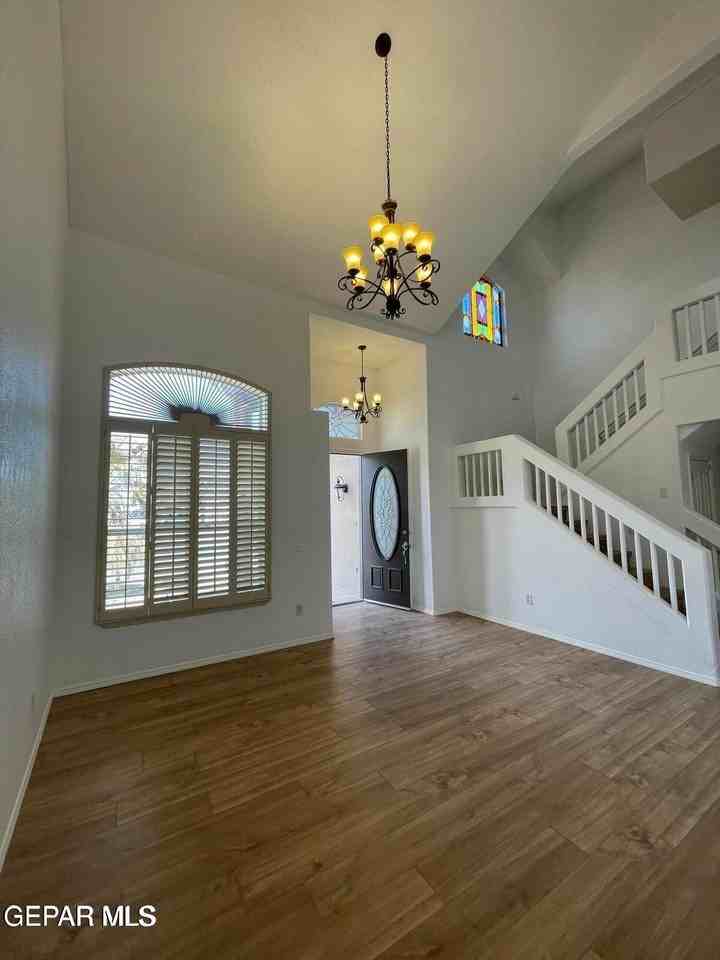 6376 Dakota Ridge Dr - Photo 5 of 17