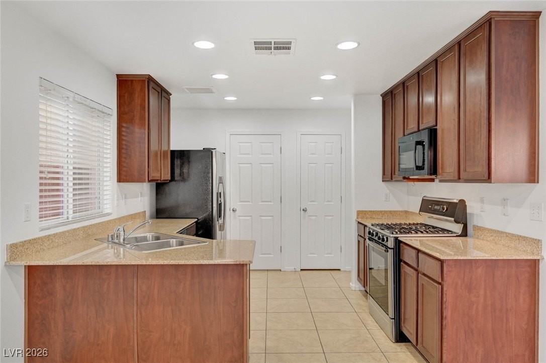 9947 Corbridge St - Photo 5 of 36