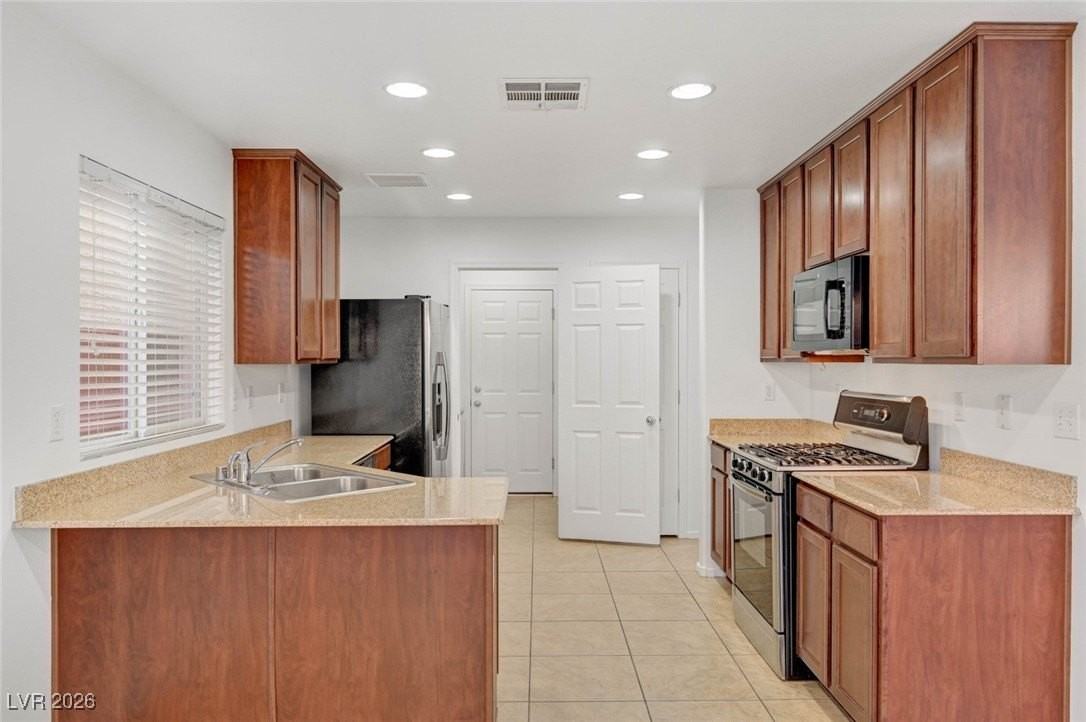 9947 Corbridge St - Photo 6 of 36