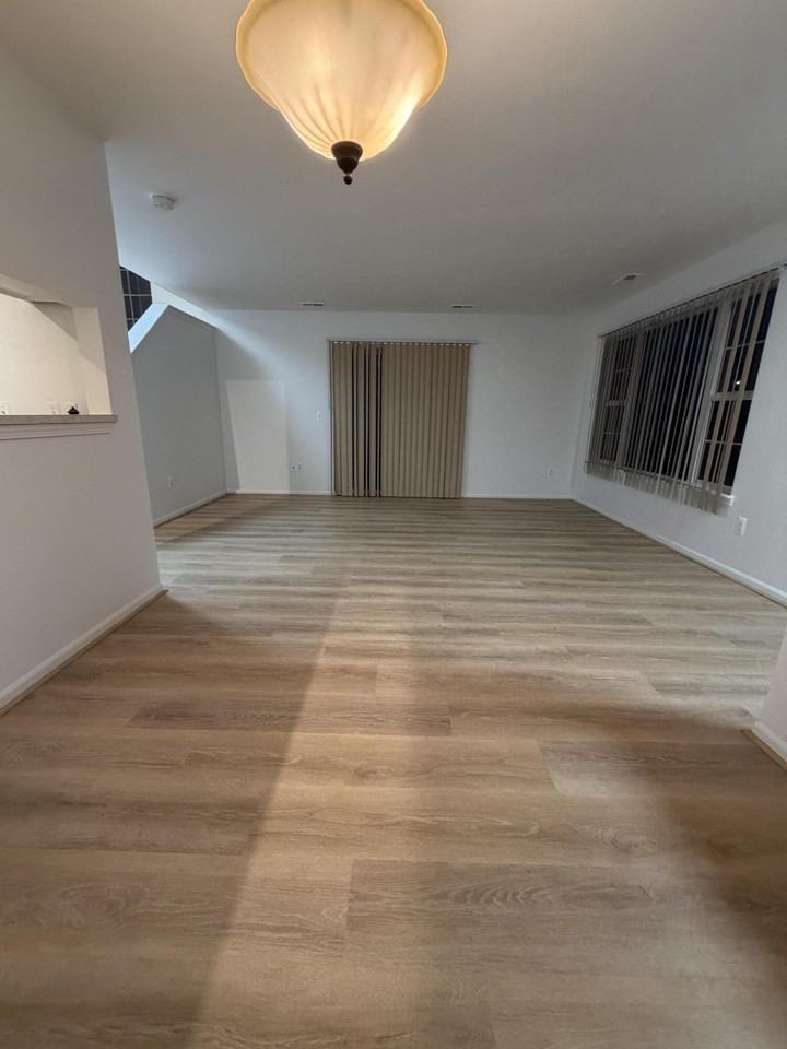 3245 Reeves Dr - Photo 4 of 22