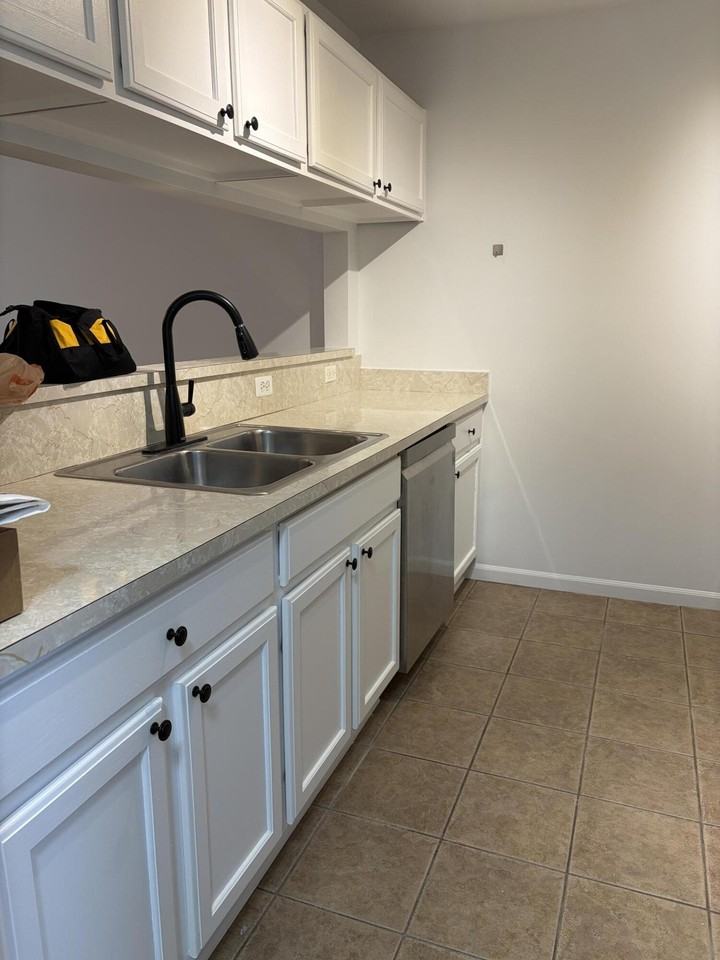 3245 Reeves Dr - Photo 5 of 22