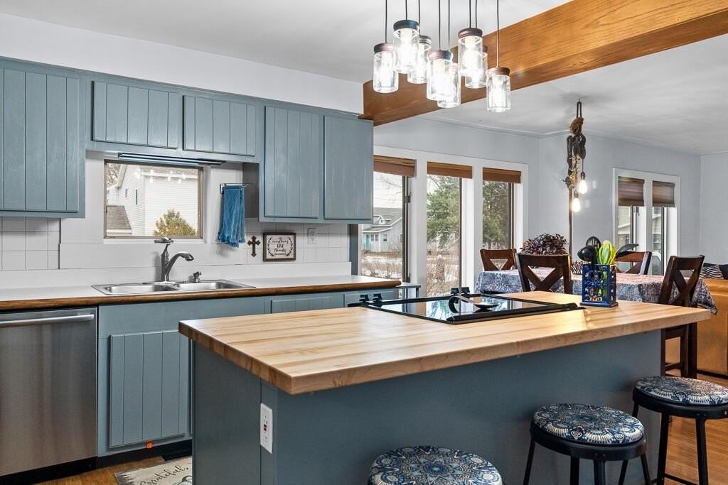 309 Friant St - Photo 7 of 39