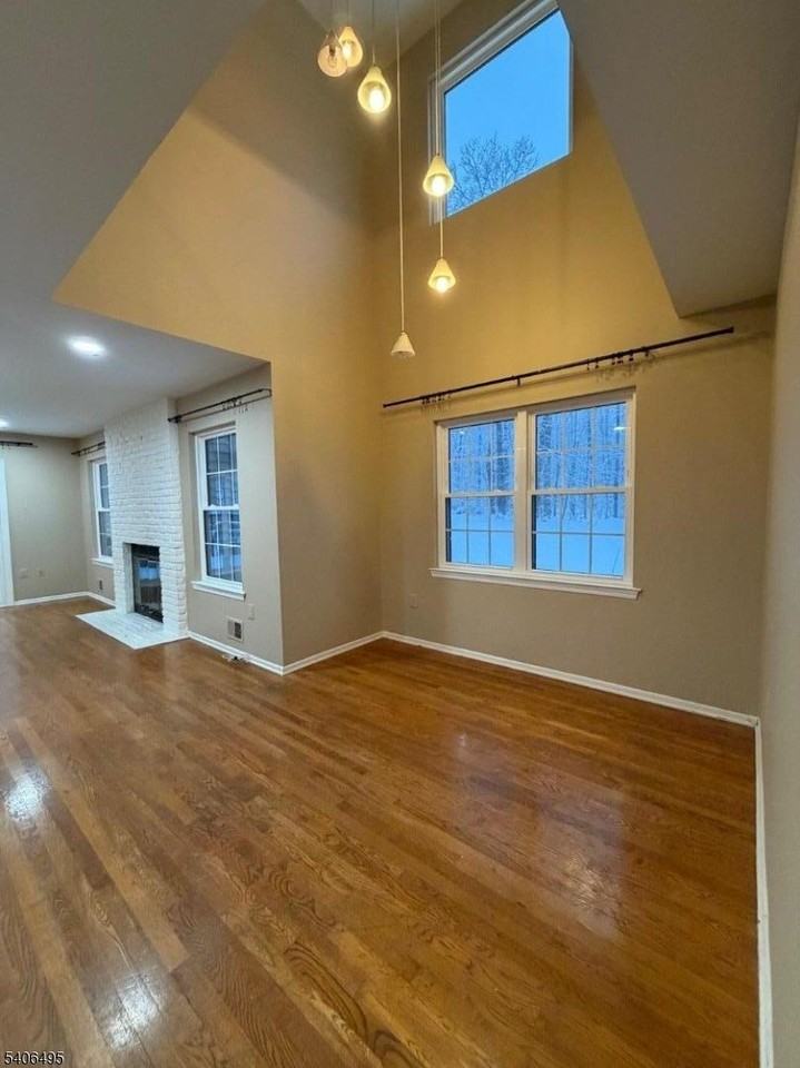 41 Manor Dr - Photo 4 of 21