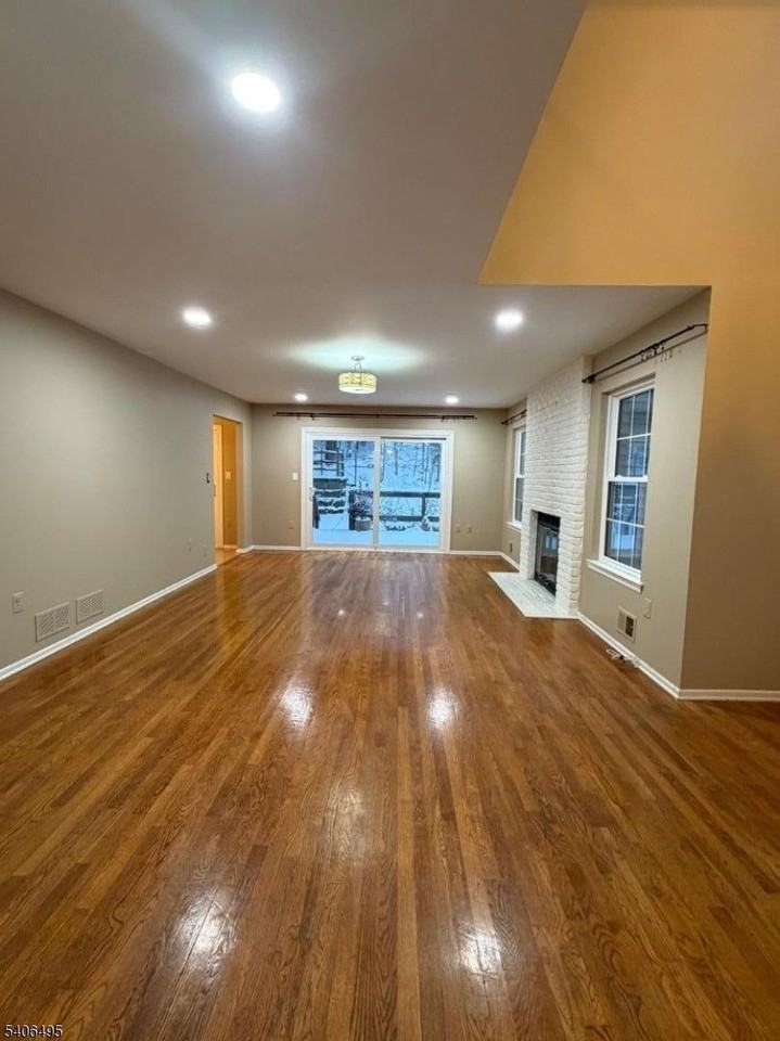 41 Manor Dr - Photo 5 of 21