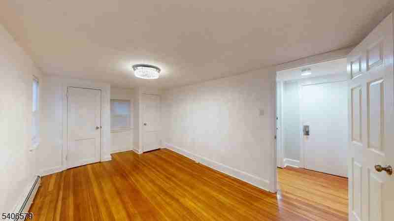 606 Irvington Ave #1 - Photo 6 of 16