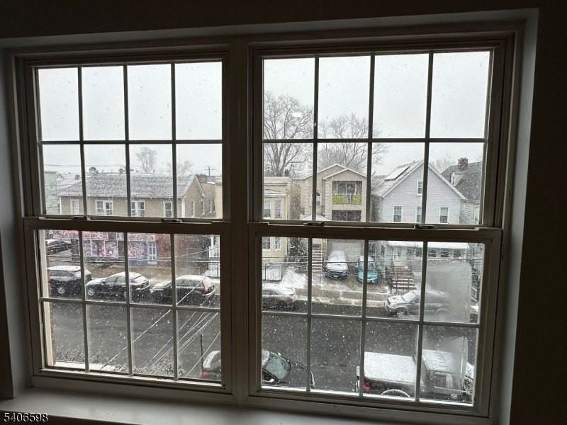 448 Catherine St - Photo 2 of 11