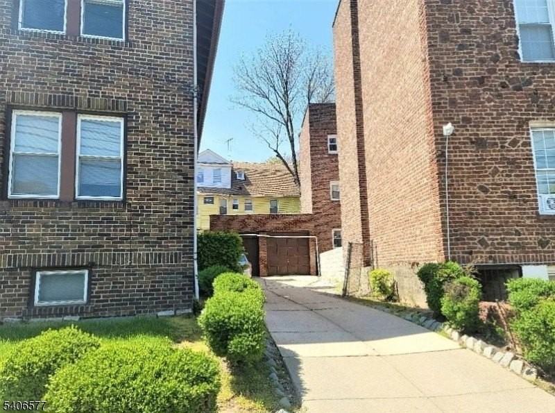 367 Sanford Ave #1R - Photo 4 of 6