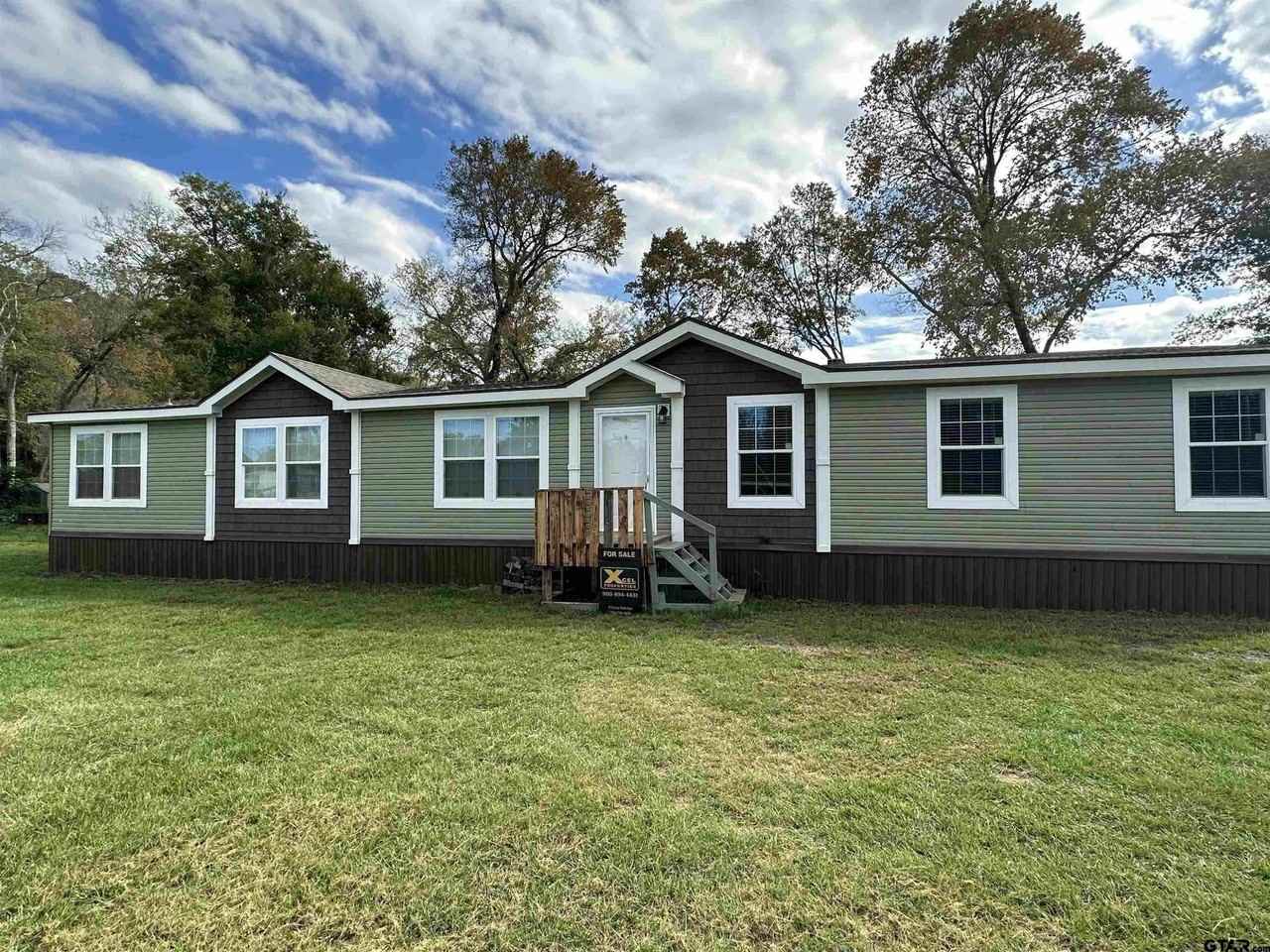 258 Woodhue Dr - Photo 2 of 19