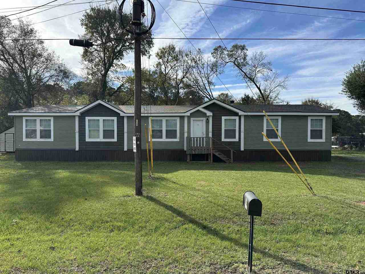 258 Woodhue Dr - Photo 3 of 19