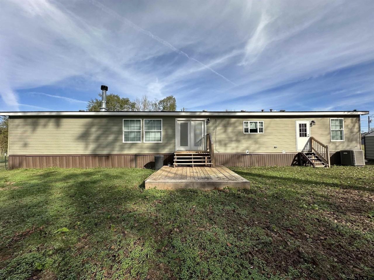 258 Woodhue Dr - Photo 4 of 19