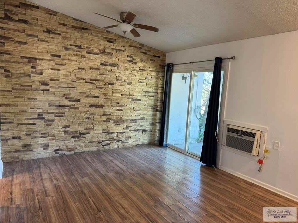 802 Continental Dr Apt 4 - Photo 2 of 12