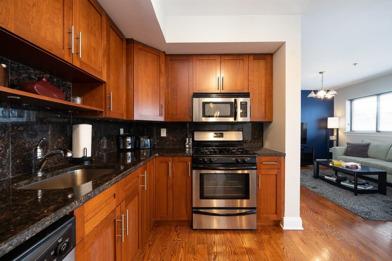 136 41st St #202 - Photo 2 of 19