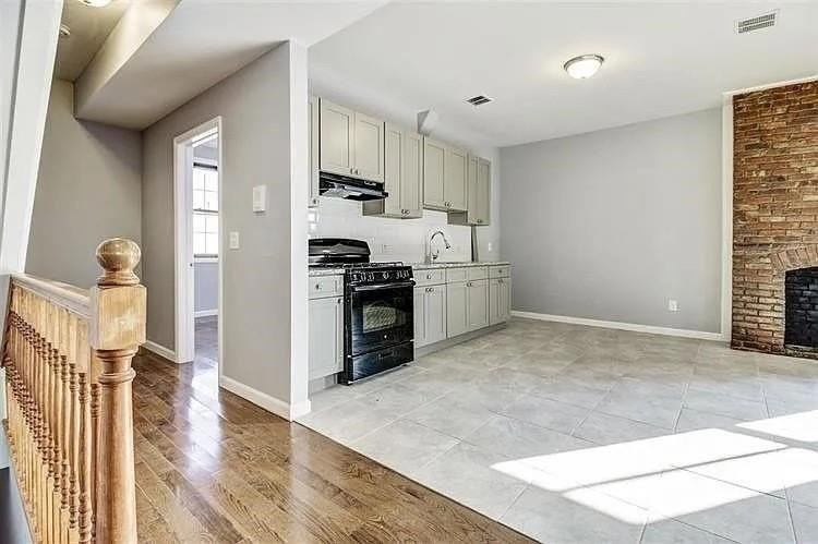 585 Bramhall Ave #3 - Photo 3 of 10