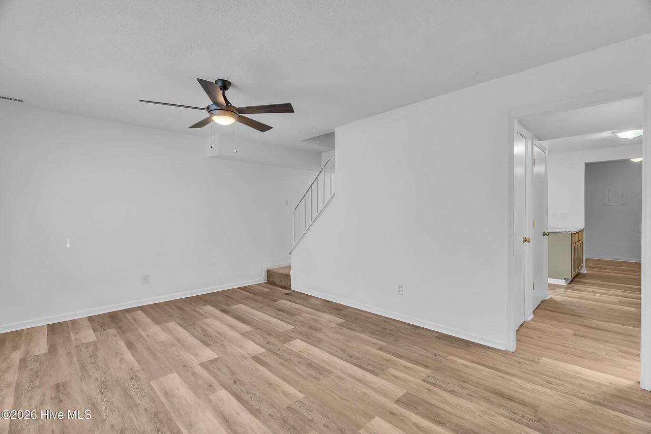 314 Myrtlewood Cir - Photo 2 of 22