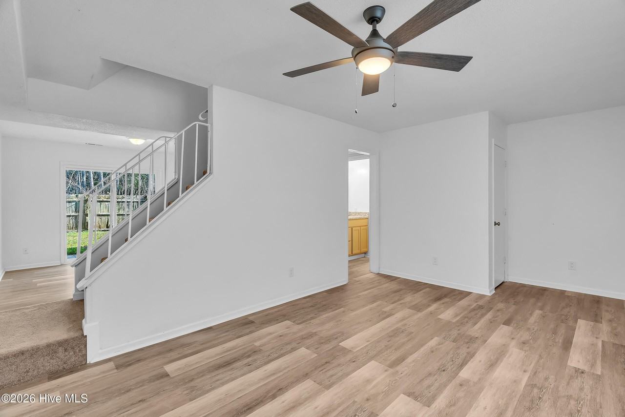 314 Myrtlewood Cir - Photo 3 of 22