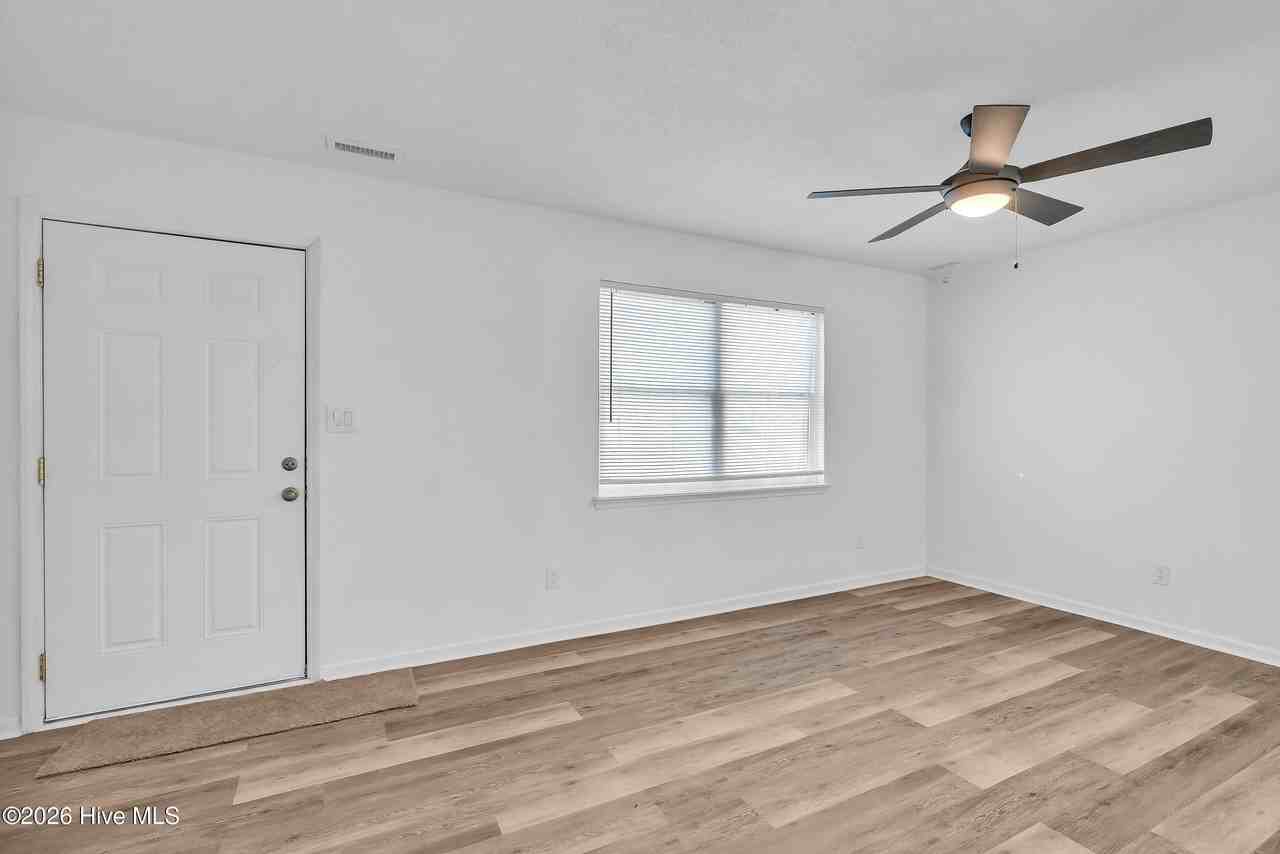 314 Myrtlewood Cir - Photo 5 of 22