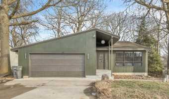 featured image of 146 Rohr St