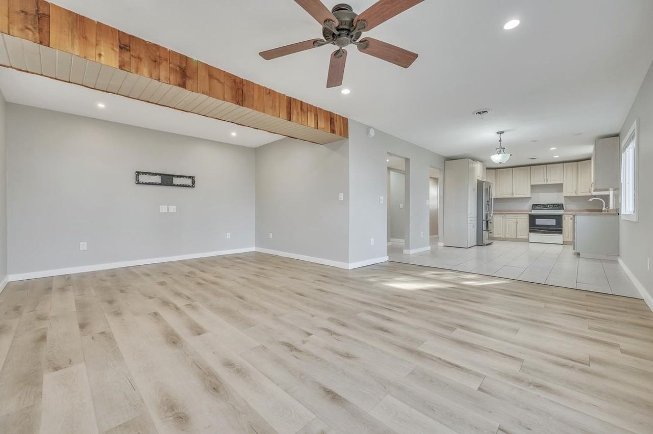 146 Rohr St - Photo 3 of 29