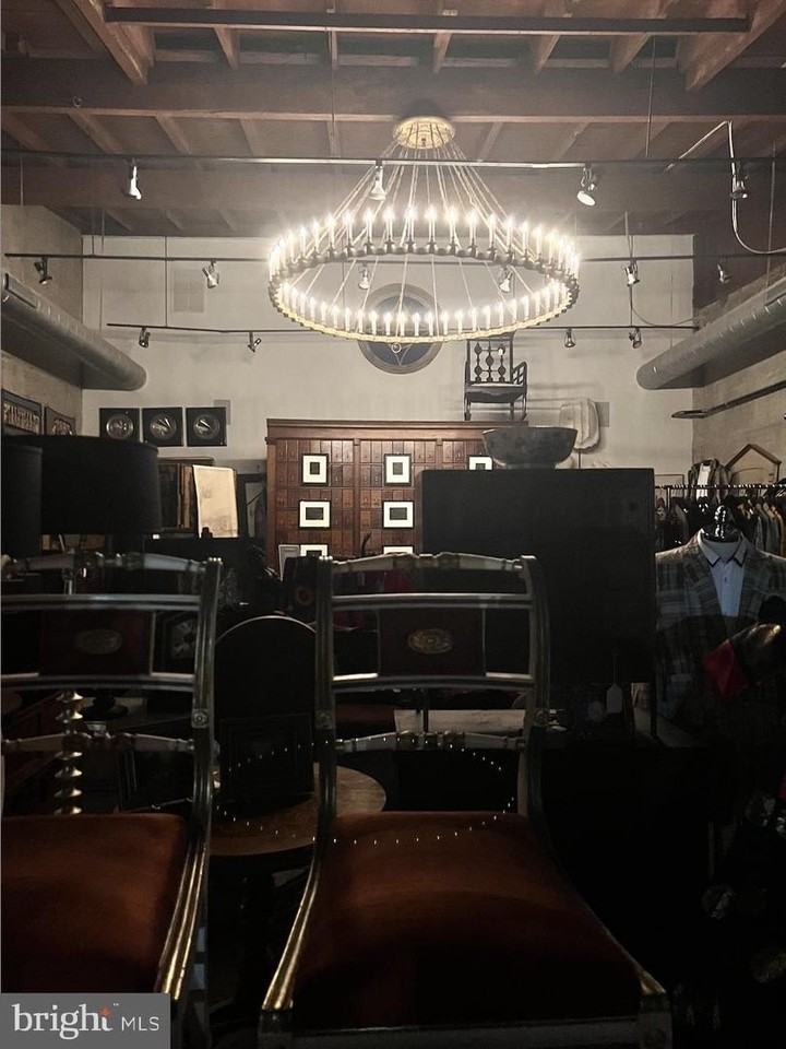 1008 Morton St - Photo 3 of 8