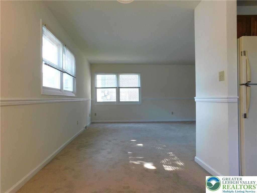 813 Main St Apt 4 #4 - Photo 7 of 19