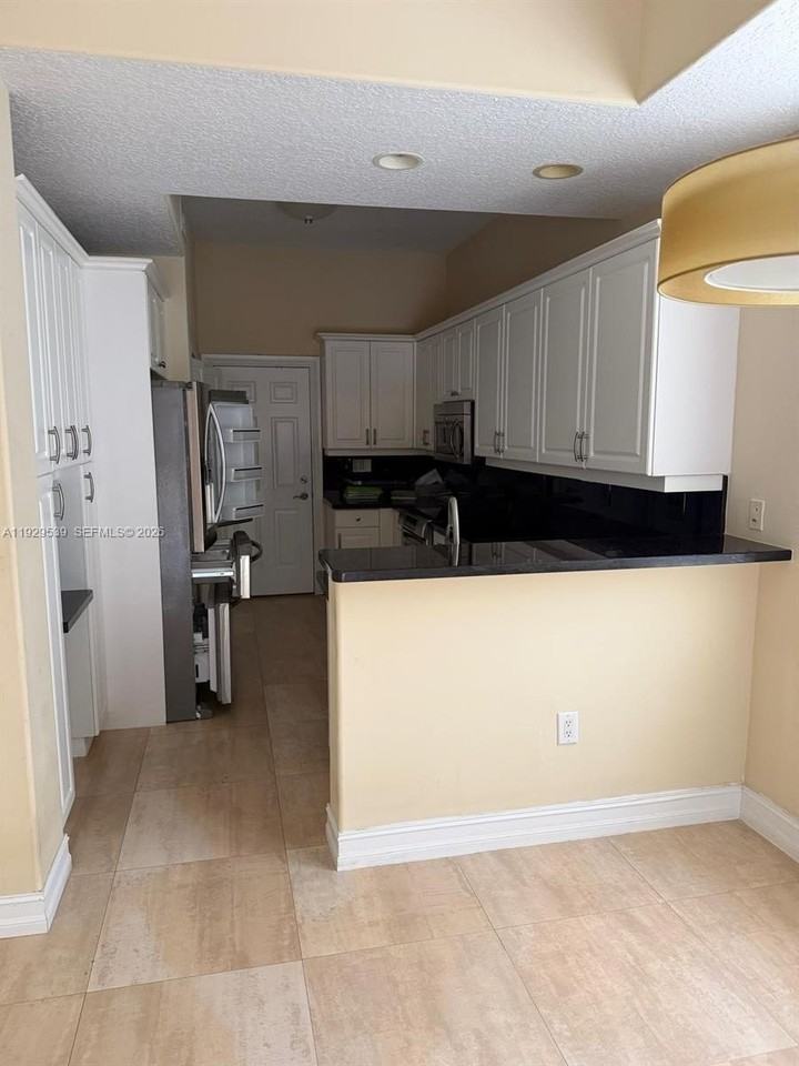 3085 Ne 208th Ter - Photo 3 of 14