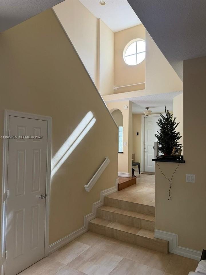 3085 Ne 208th Ter - Photo 6 of 14