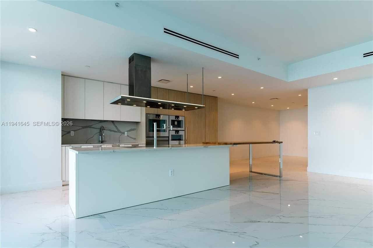 15701 Collins Ave #1002 - Photo 5 of 28