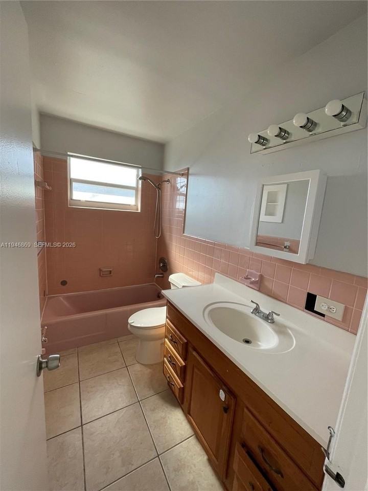 5550 Ne 20th Ter #3 - Photo 6 of 13