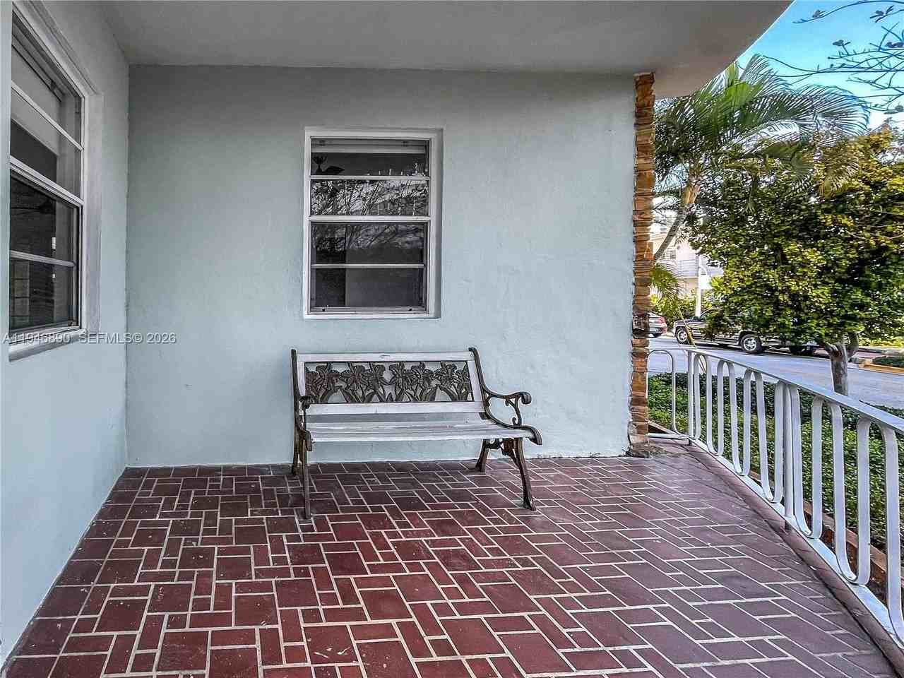 1925 Washington Ave #4 - Photo 2 of 20