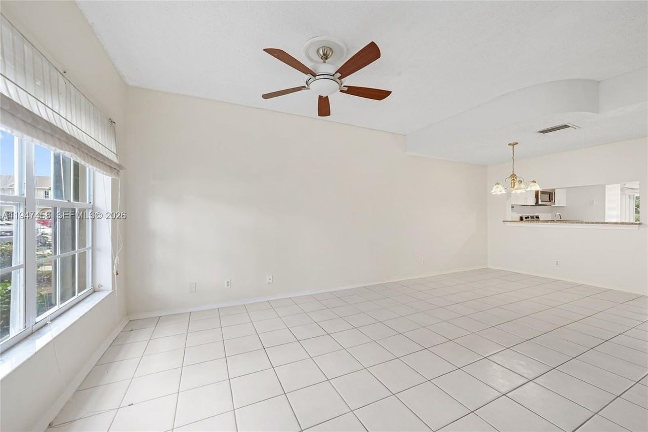 4 Key West Ct #4 - Photo 4 of 29