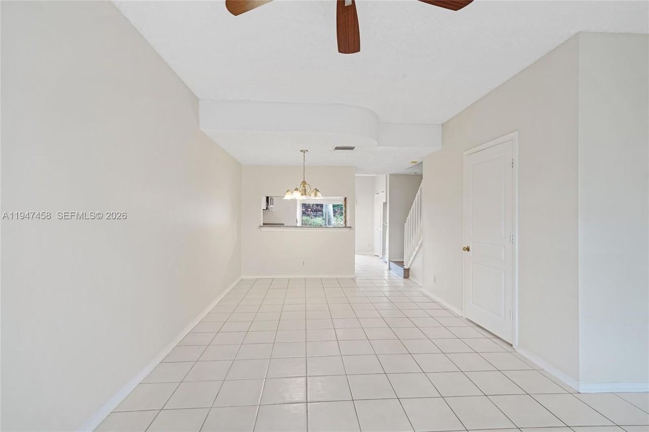 4 Key West Ct #4 - Photo 7 of 29