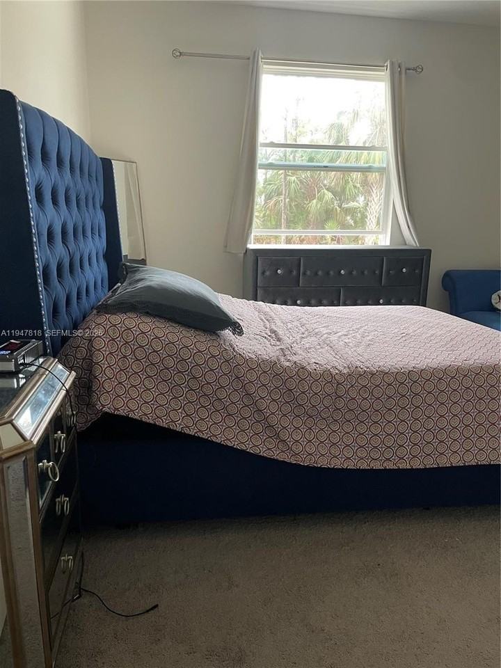 6157 Nw Gatun Dr #0 - Photo 7 of 8