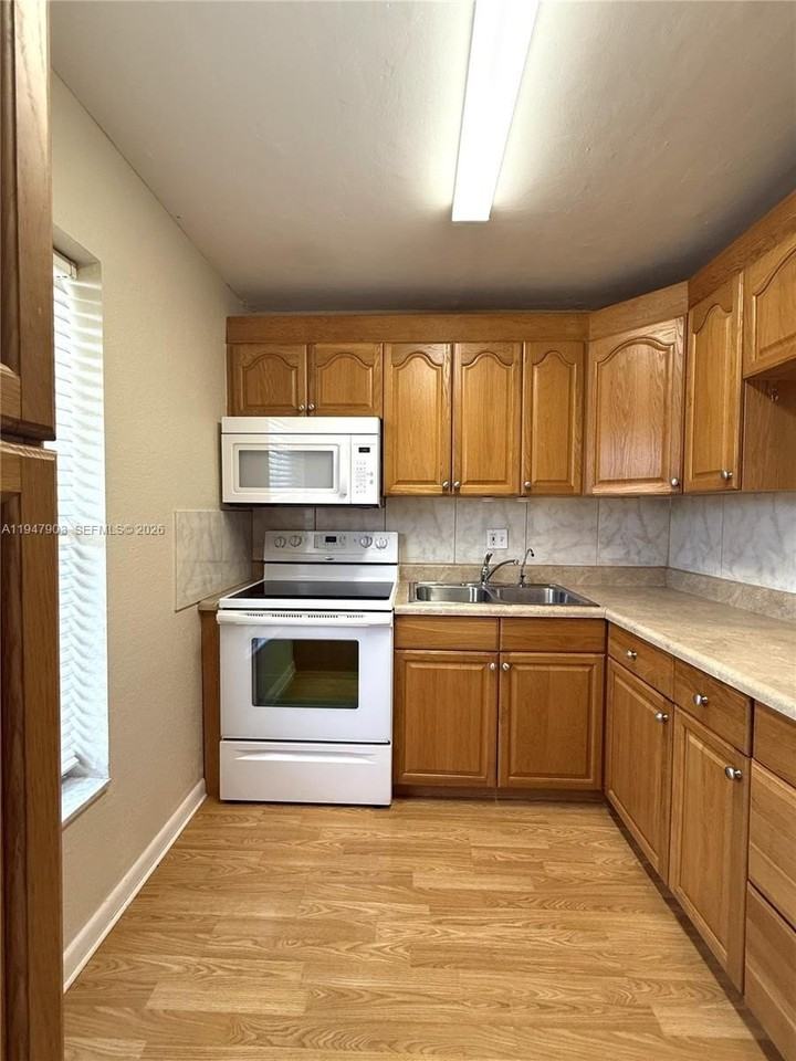 6001 Nw 61st Ave #206 - Photo 2 of 27