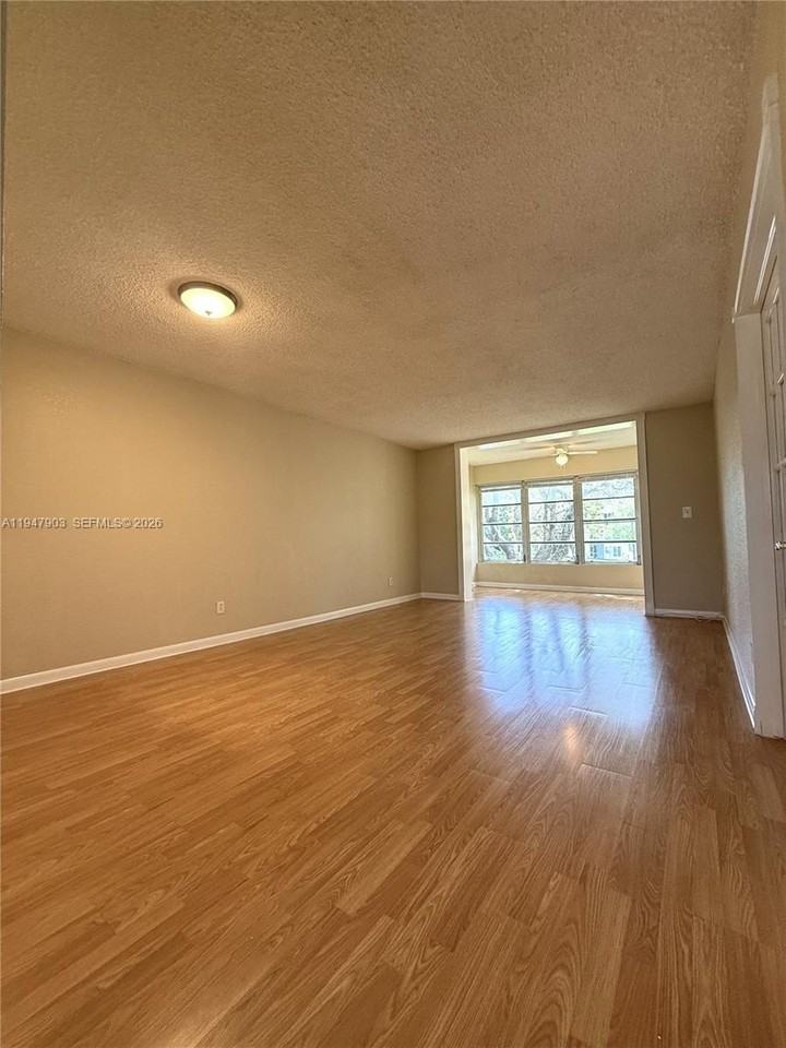 6001 Nw 61st Ave #206 - Photo 7 of 27