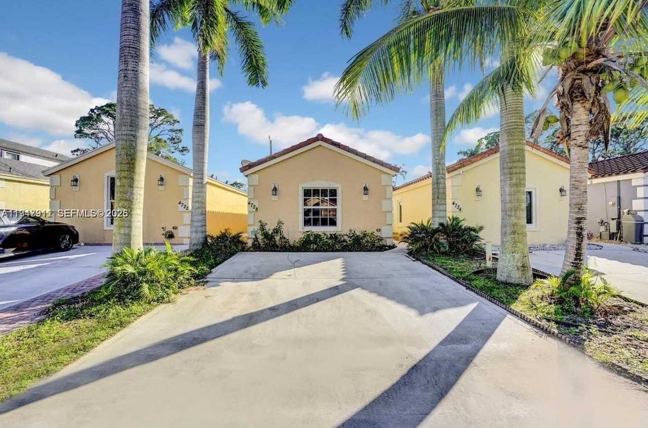 4728 Clemens St #4728 - Photo 2 of 15