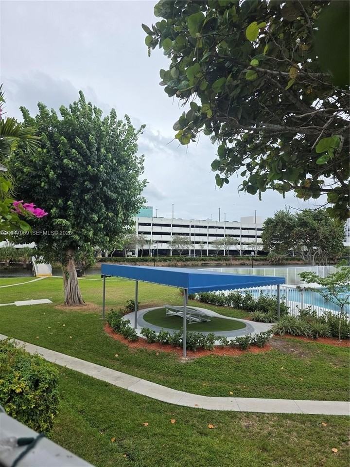 7424 Sw 82nd St #D215 - Photo 3 of 33