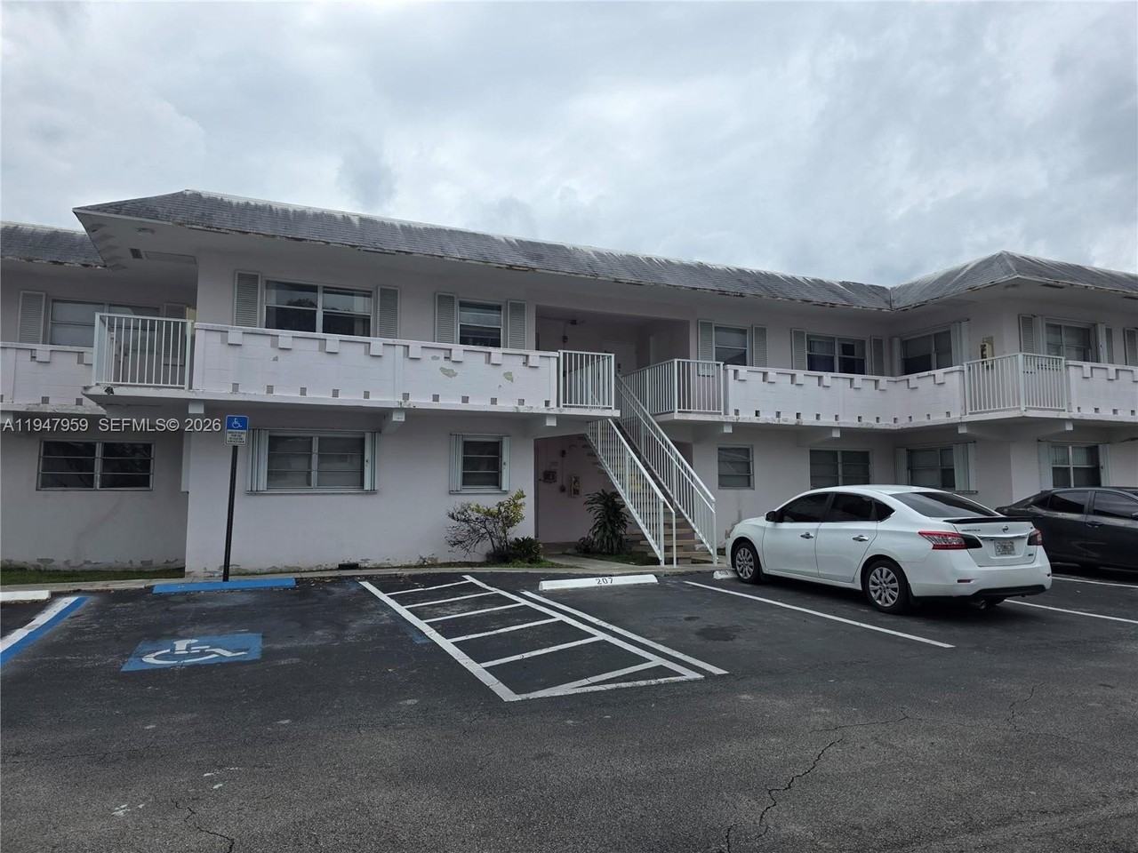 7424 Sw 82nd St #D215 - Photo 6 of 33