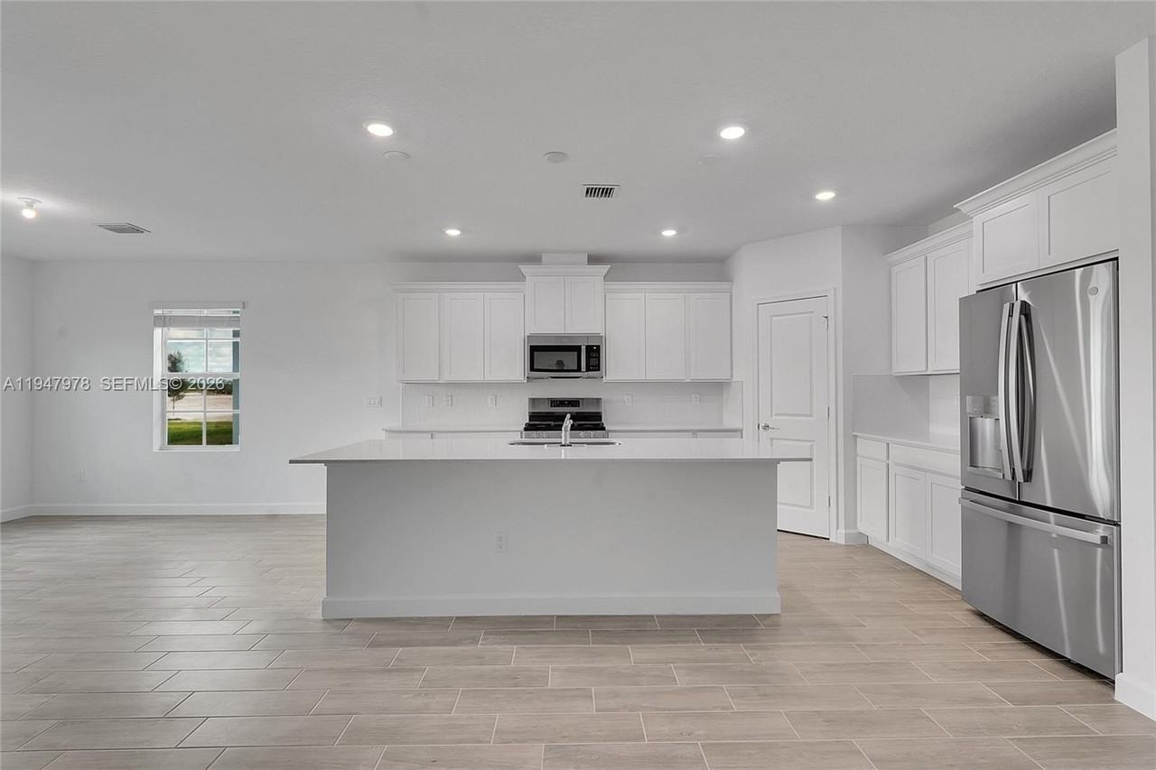 19560 Whispering Creek Rd #19560 - Photo 4 of 19