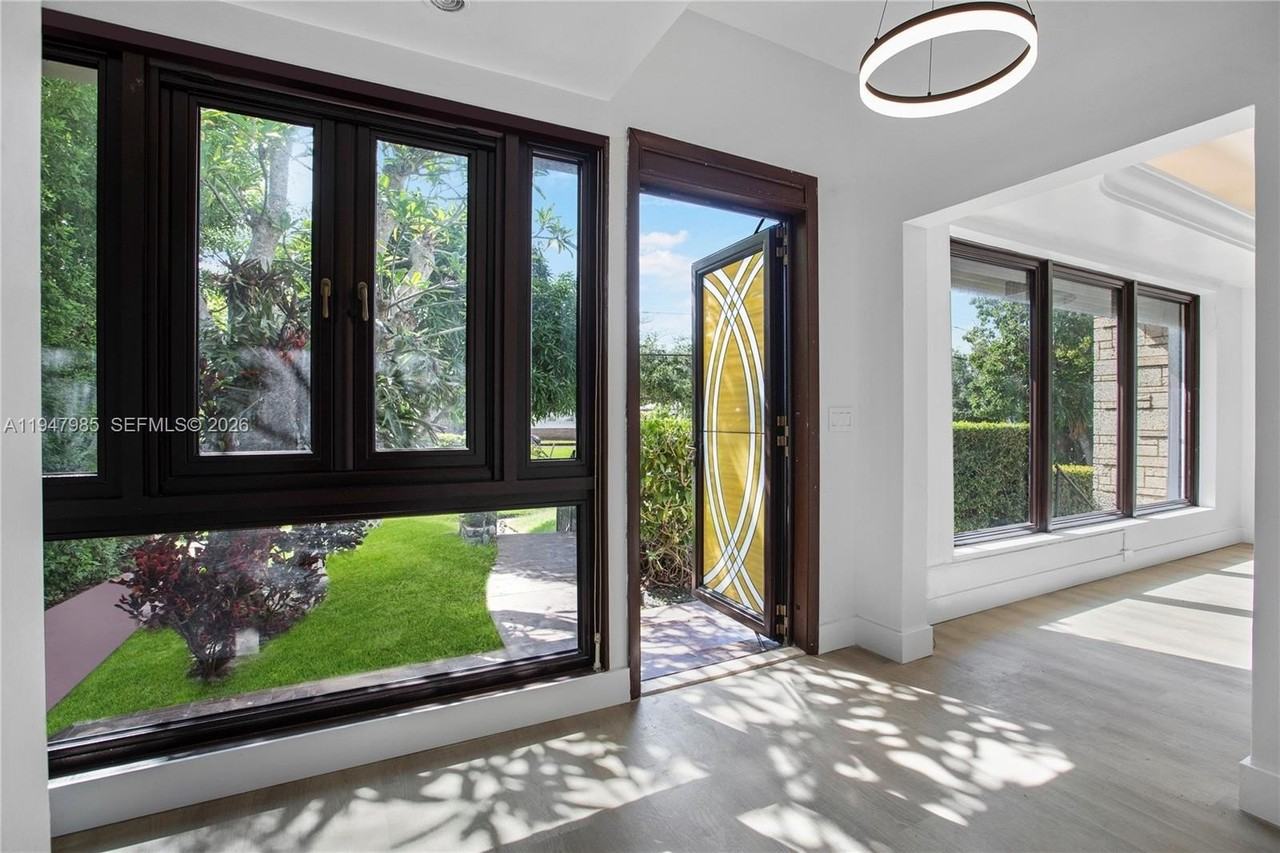 4530 N Jefferson Ave - Photo 6 of 18