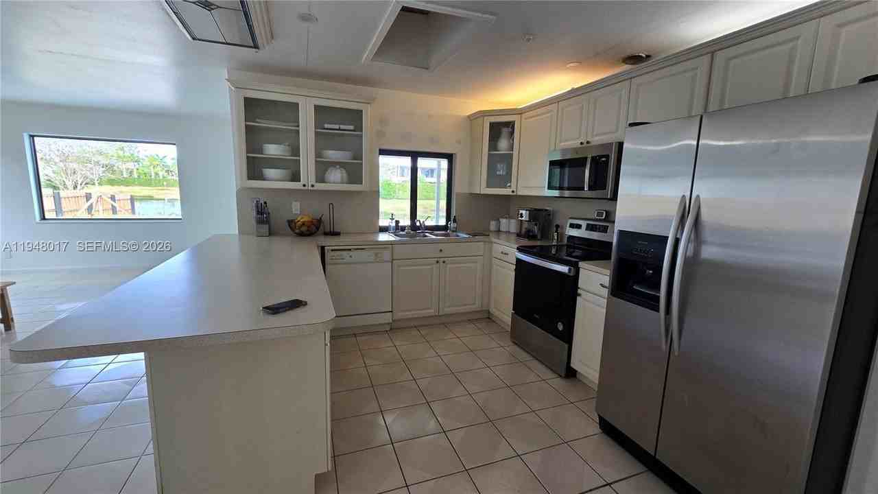 16653 Golfview Dr - Photo 7 of 19