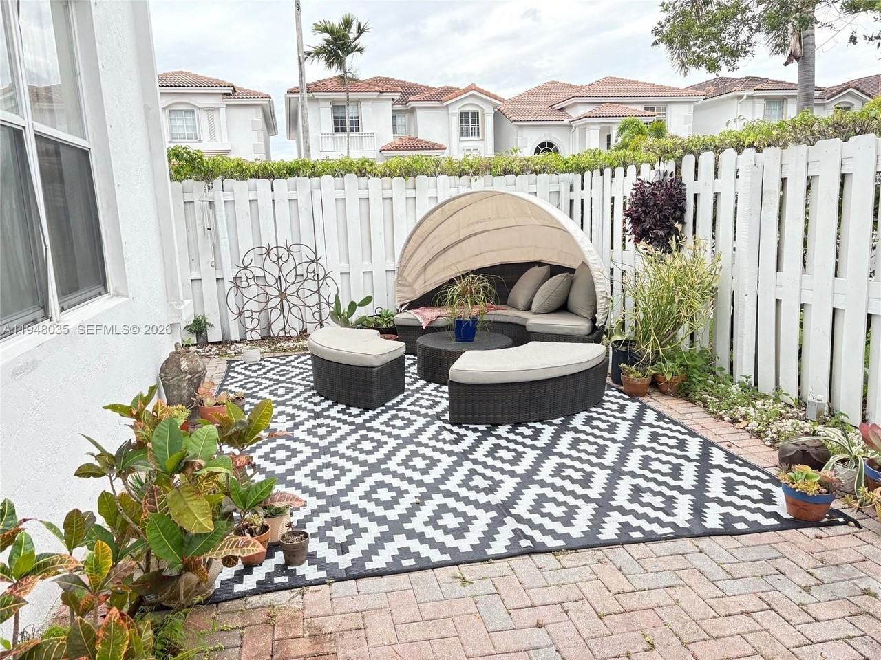 6944 Nw 115th Ct - Photo 2 of 16