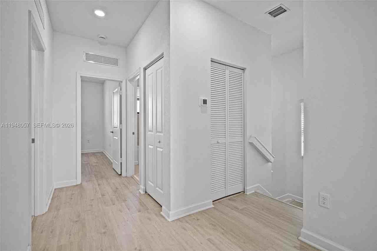 3508 W 108th St - Photo 7 of 15